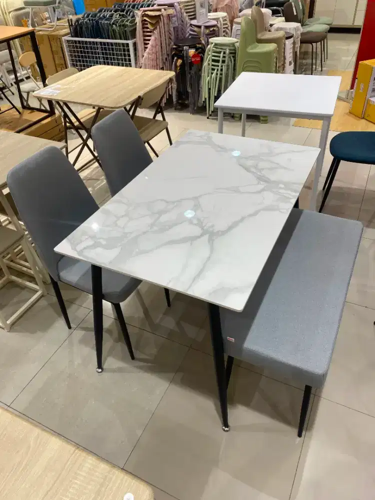 Set meja makan aesthetic