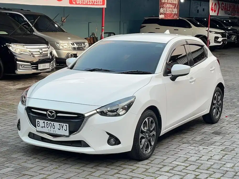 MAZDA 2 R 2015 MATIC // KREDIT DP 15 JUTA