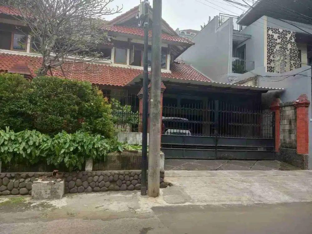 DIJUAL RUMAH BESAR CLASSIC KOMPLEK DEPARTEMEN AGAMA CILANDAK JAKARTA SELATAN