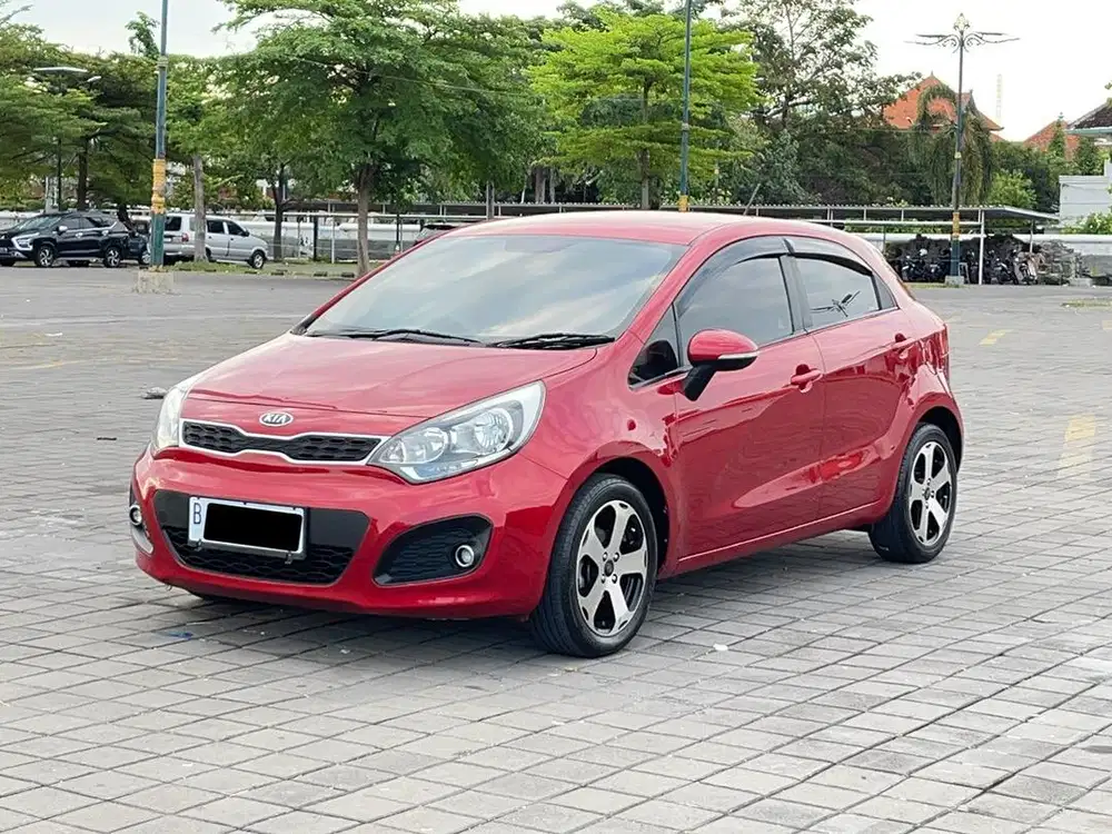 KIA RIO 2013 MATIC // KREDIT DP 35 JUTA