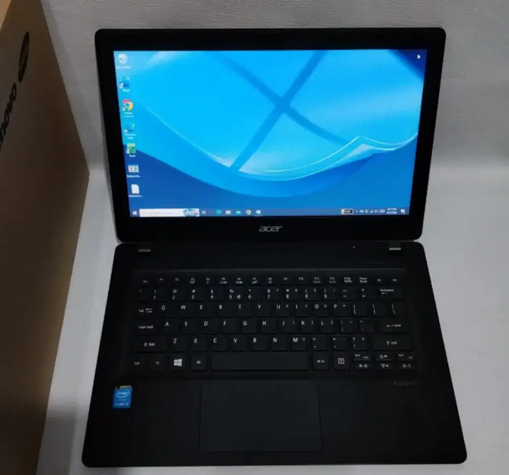 Acer Aspire V3-371 slim Core i3 5005U DDR 8GB SSD 256GB 14  3 Jam