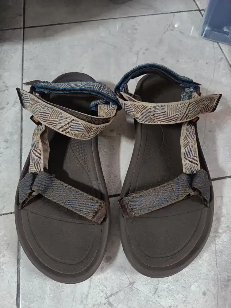 Sandal Gunung Teva Hurricane Size 40 atau UK 10