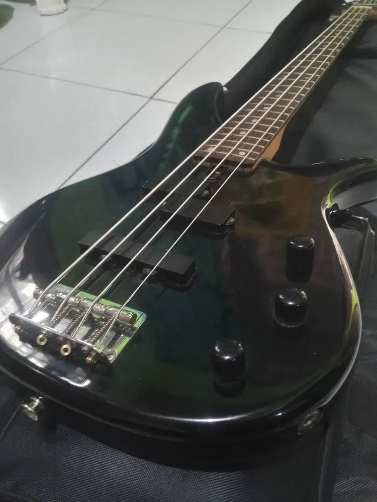 Bass original Yamaha Rbx270J