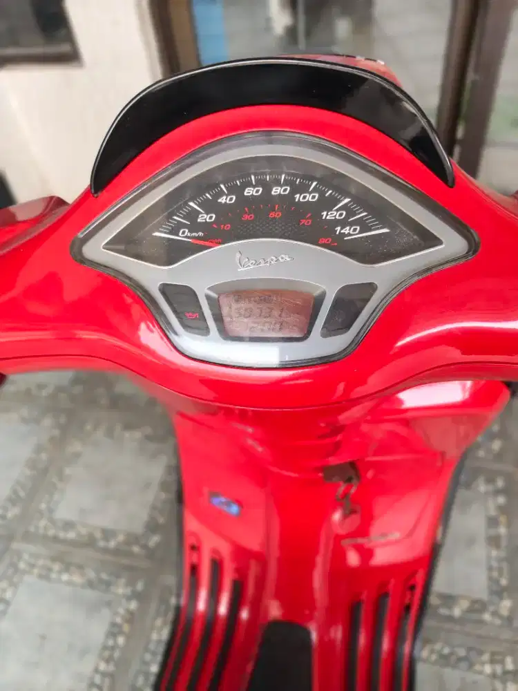 Di jual Vespa Sprint warna Merah tahun 2016