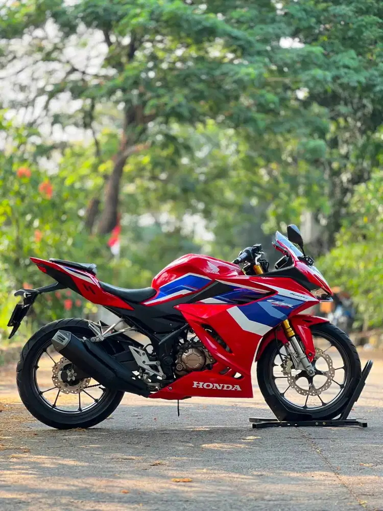 HONDA NEW CBR 150R TRICOLOR 2022 MERAH KM LOW PAJAK PANJANG RASA BARU