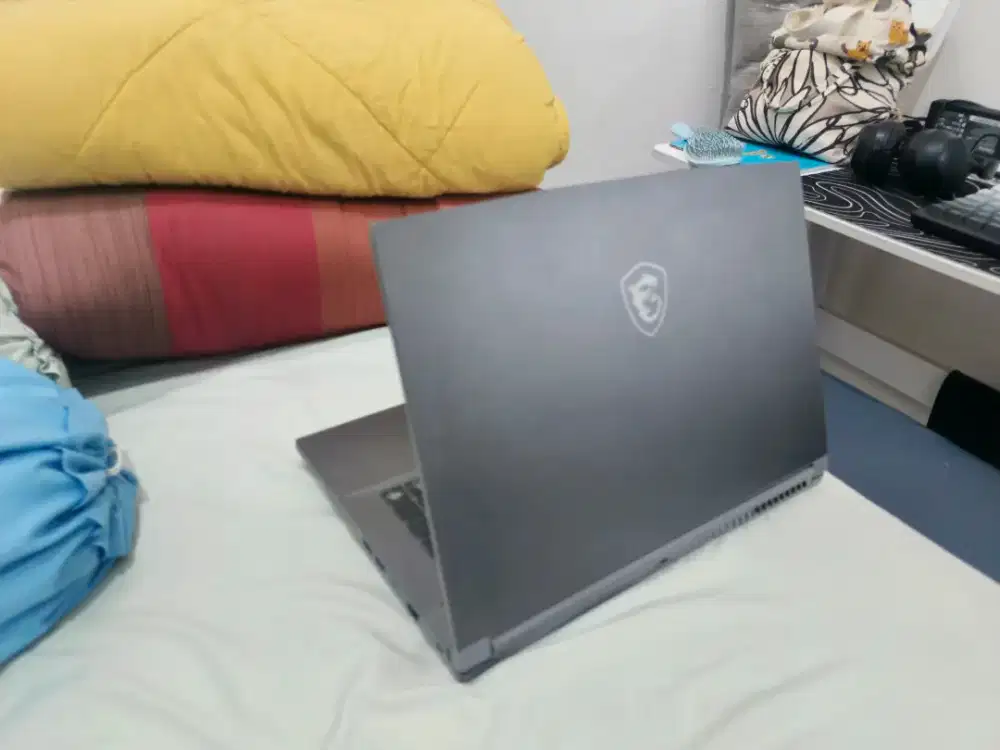 Laptop MSI thin 15, i7-Gen 13 + RTX 3050 , Ram 8gb
