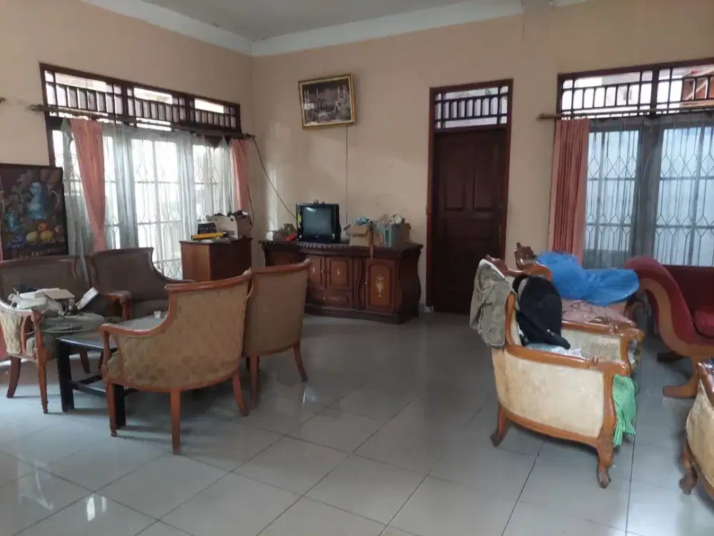 dijual cepat rumah area Mampang prapatan jaksel kawasan strategis  cocok utk rumah mewah, kantor, kos kosan