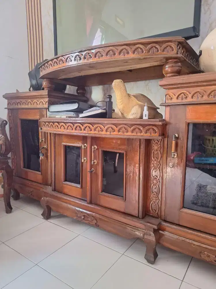 Dijual Cepat. Meja TV masih bagus