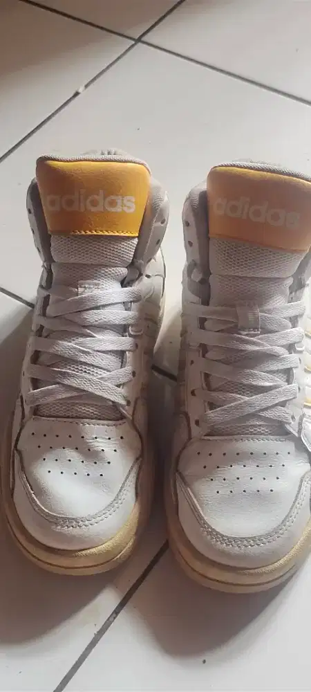 Sepatu ADIDAS size 36