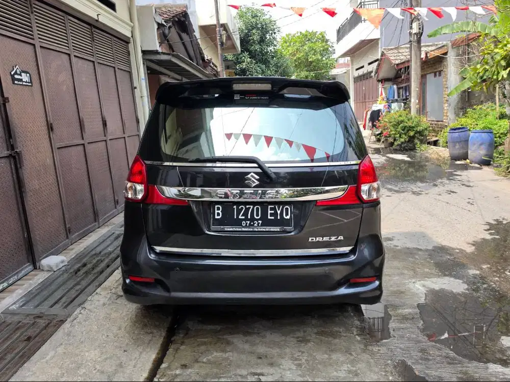 Suzuki Ertiga DREZA Manual MT Tahun 2017 Hitam , 2016