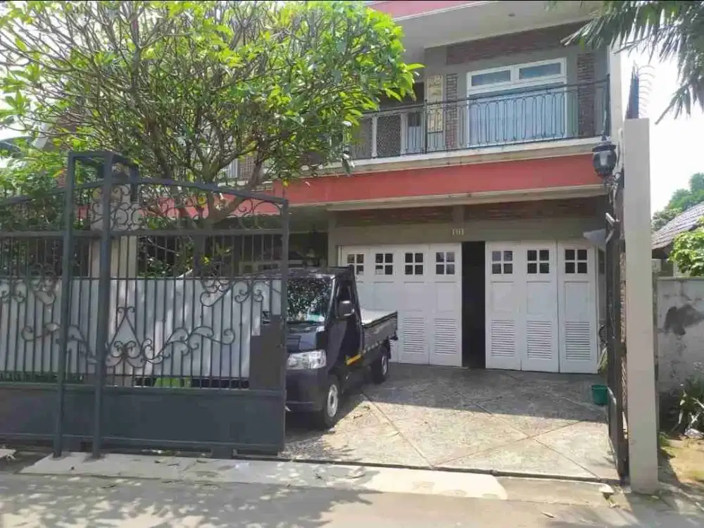 Dijual rumah 2 lantai, lt. 500 m2, lb. 380 m2, 7 kt, 4 km, shm