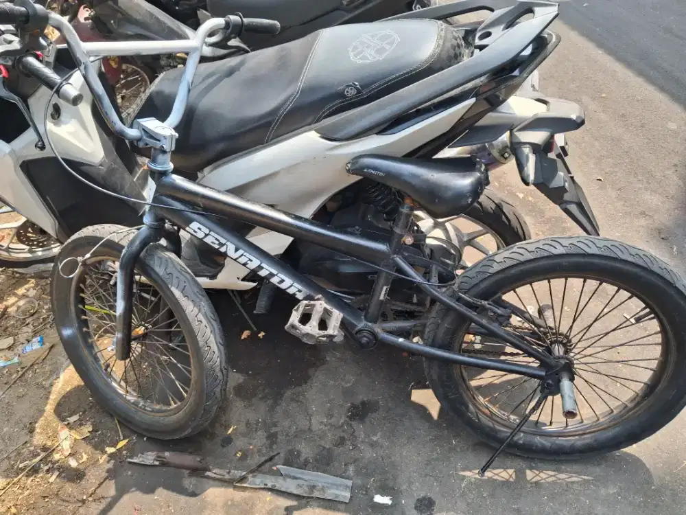 Sepeda BMX Senator