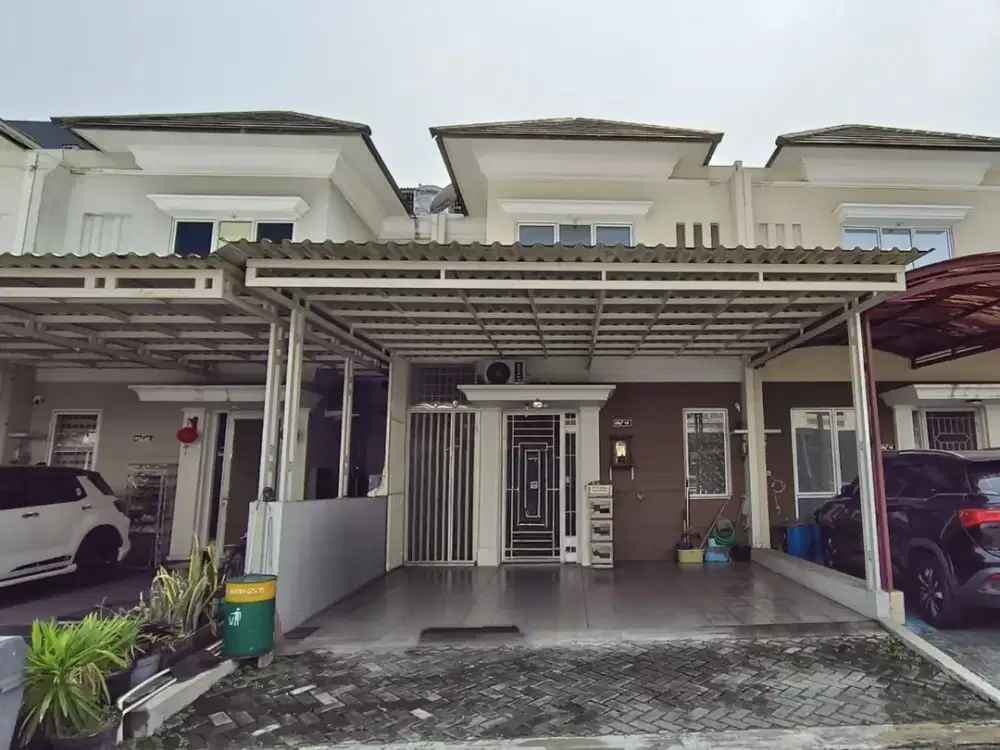 Dijual Rumah 2½lt, Full Furnish di Casa Jardin, Jakarta Barat. Lokasi Strategis. Bebas Banjir.
