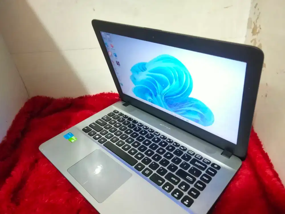 Asus x441u siap editing ringan Gen 7+SSD 256+Nvidia mx110 mantap