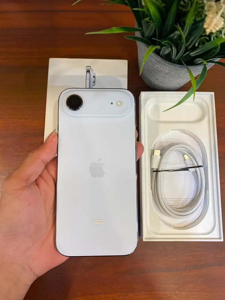 iPhone Air 512GB Skyblue Garansi Resmi iBox On ( 19 April 2027 )
