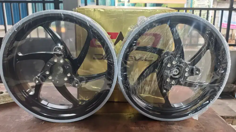 Velg Delkevic moz six star cnc warna hitam NMAX NEW/TURBO