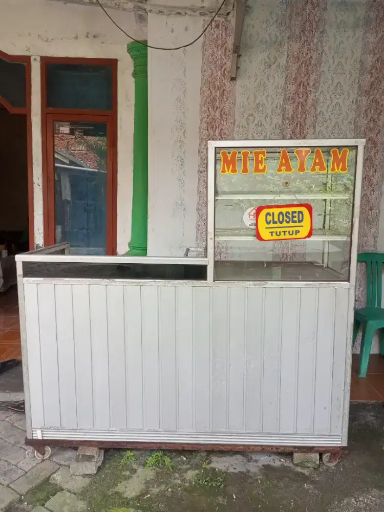 Dijual gerobak mie ayam & bakso, lengkap dengan isi nya