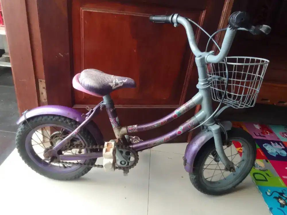 Sepeda anak UK. 12