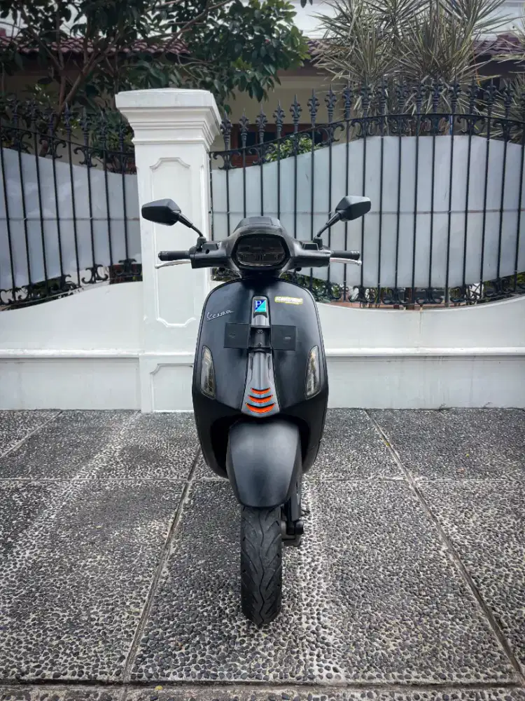 VESPA SPRINT S NEW MODEL 2024 HITAM - TERMURAH SEINDONESIA