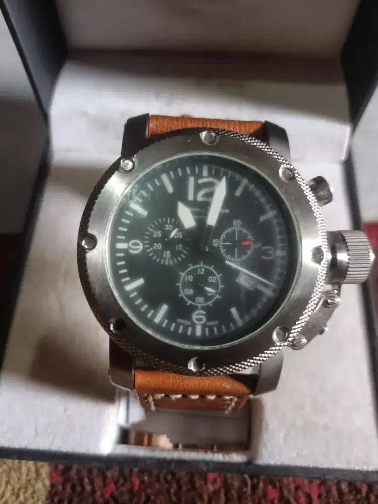 Jam tangan JACQUES di Manoir