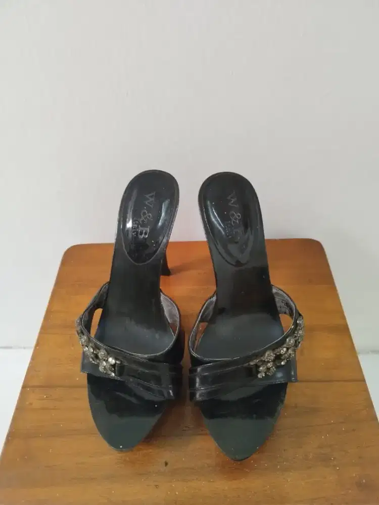 Sepatu Wanita Hitam