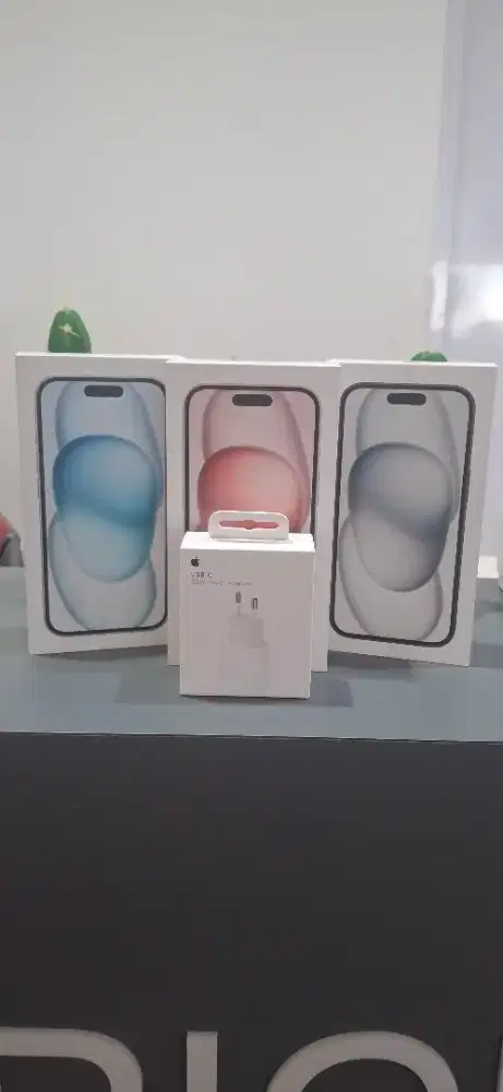Gaes promo nih setiap pembeliian iphone 15 series free adafter ori lo