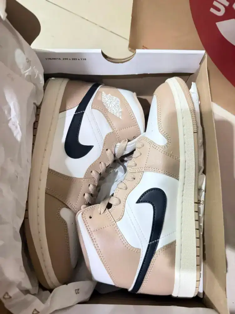 Nike Air Jordan - Sail Black Desert