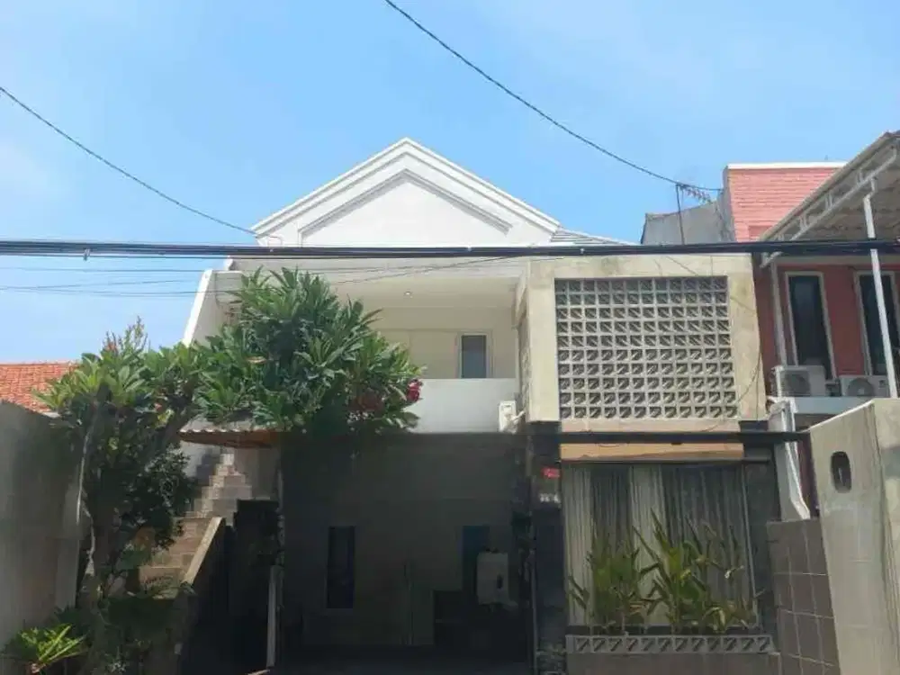 Dijual rumah usaha gayung kebonsari tumur (Raya)