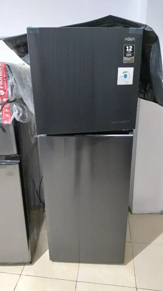 Kulkas aqua 2pintu inveter bgus ori