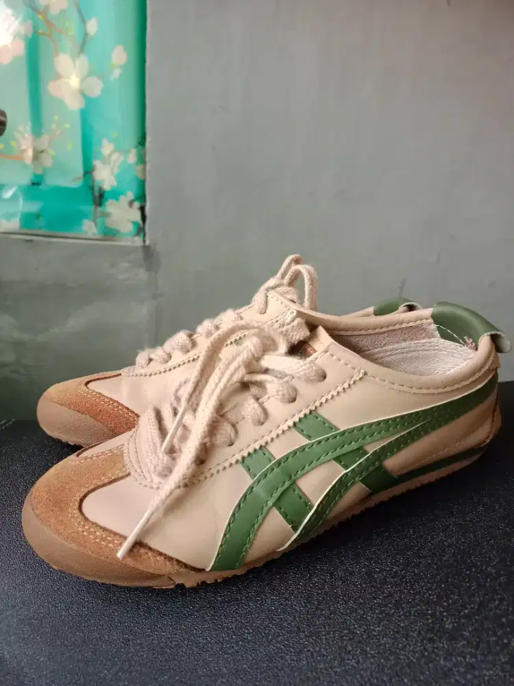 Sepatu onitsuka