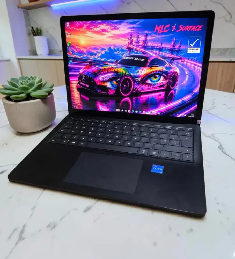 Microsoft Surface Core i7 GEN 11 TOUCHSCREEN LIKE NEW