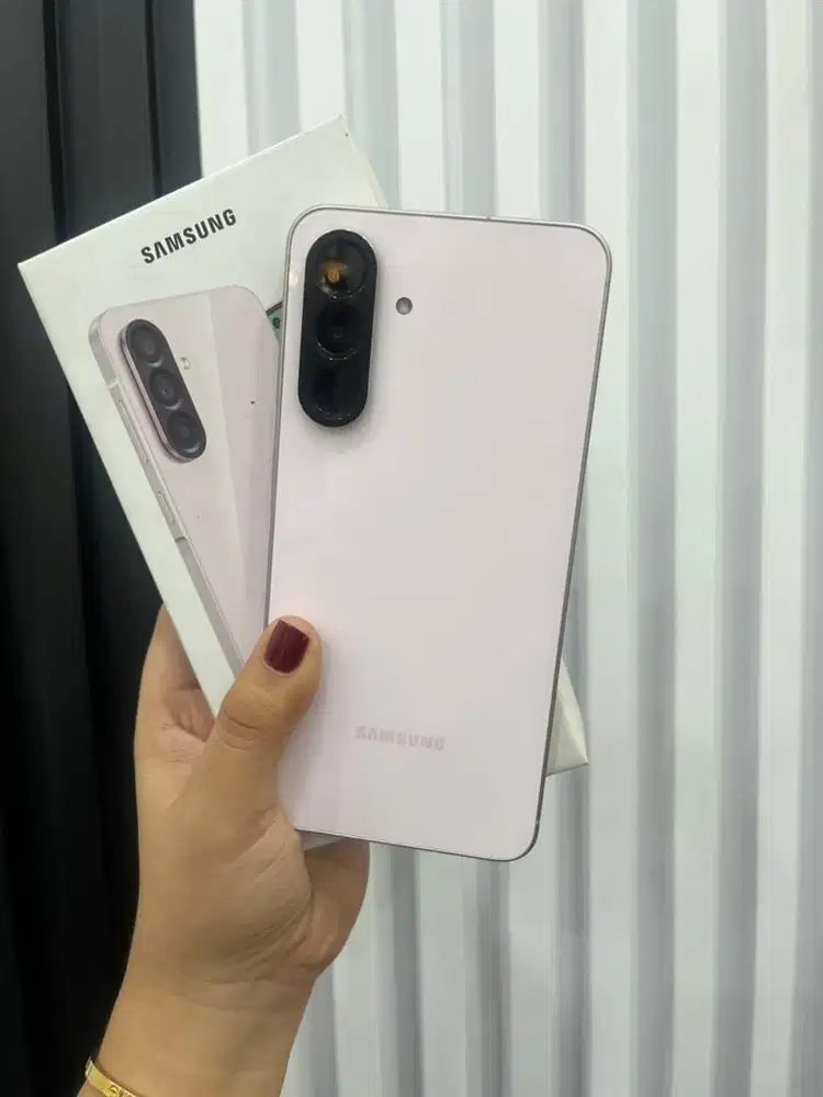 Samsung Galaxy A56 5G 12/256Gb like new