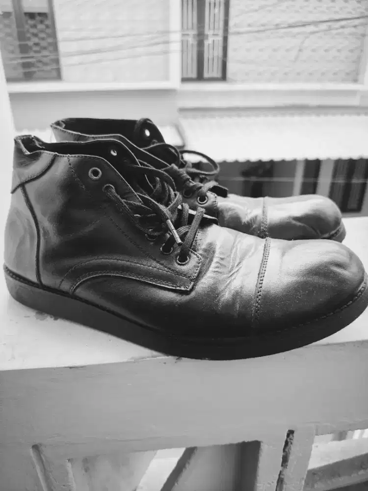 Boots Flankers Shoes; size 43