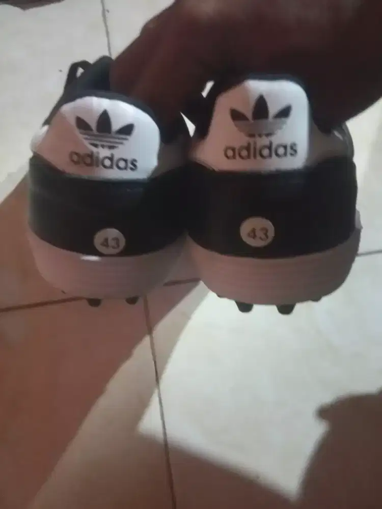 Dijual sepatu bola mini soccer masih baru size 43 42 juga masuk
