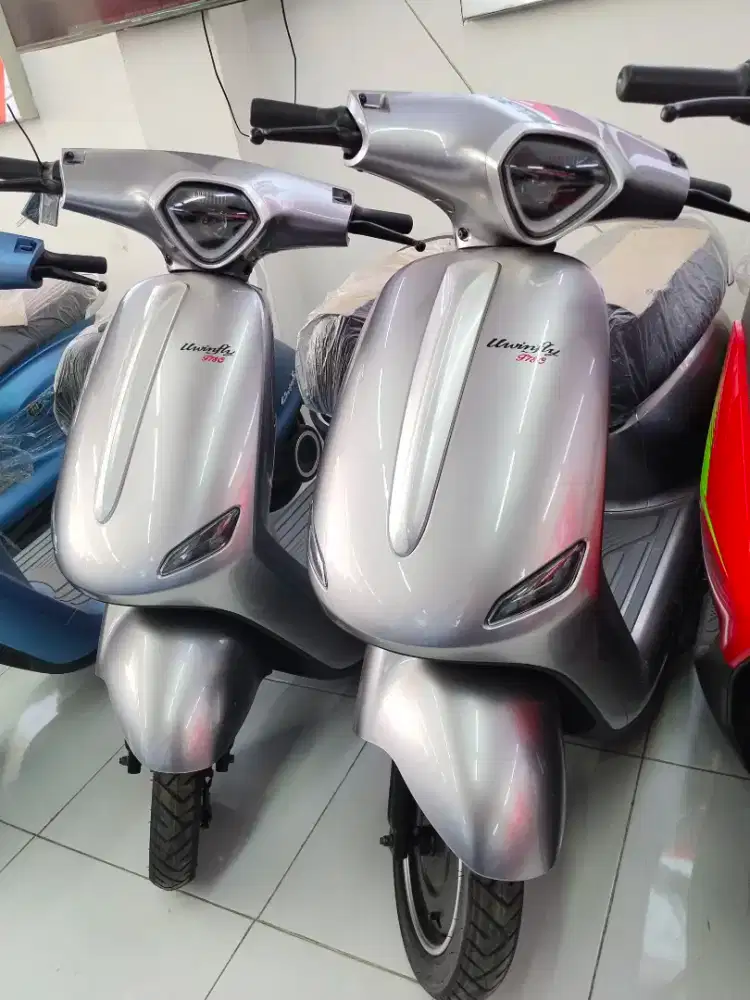Uwinfly t78c ready warna silver dan biru
