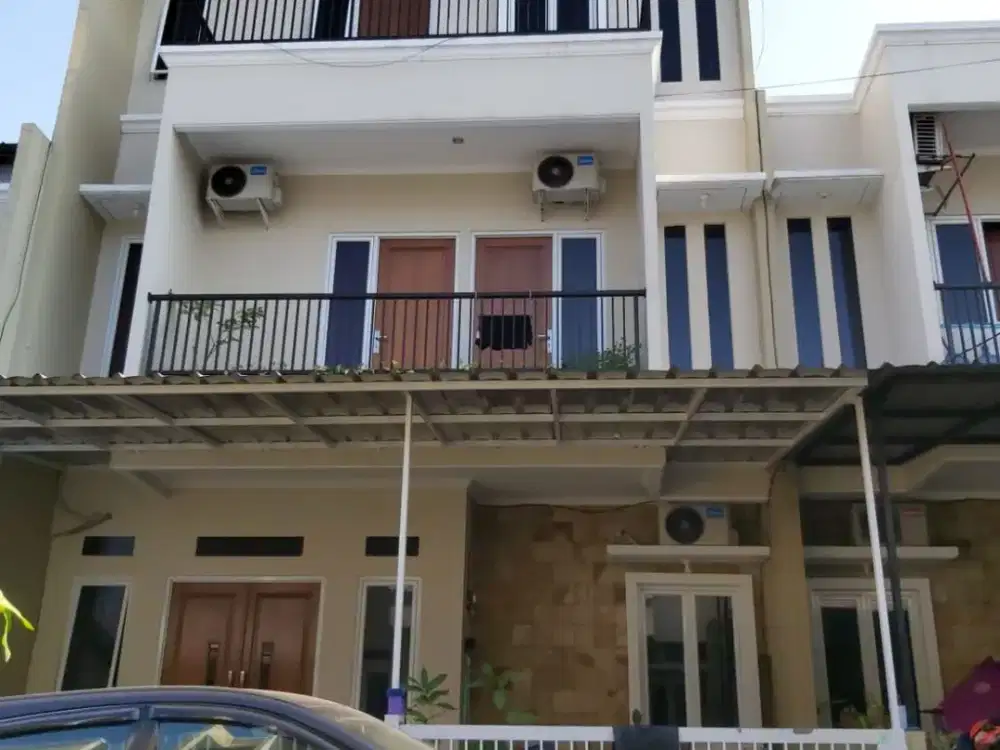 Jual cepat murah Rumah minimalis 3 lantai di cluster Jl. H. Adam Malik Ciledug, nempel Jaksel
