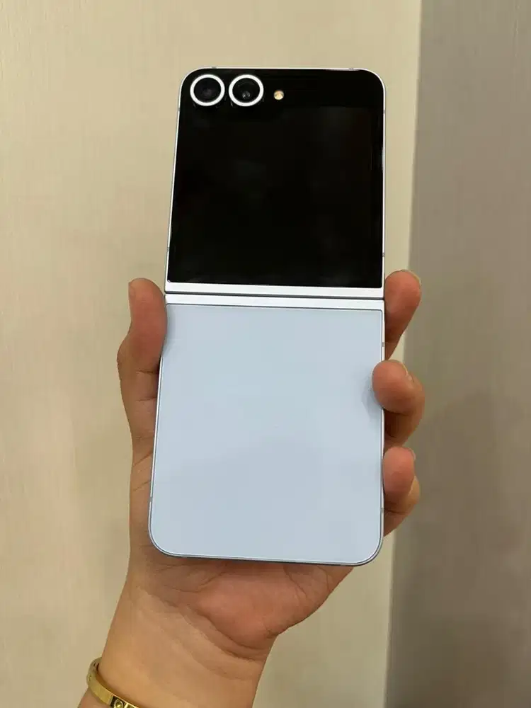 Galaxy Z Flip 6 12/512Gb like new