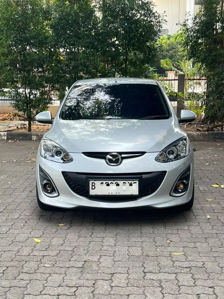 Mazda 2 RZ 2013