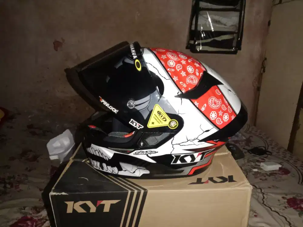 Helm KYT TT Course
