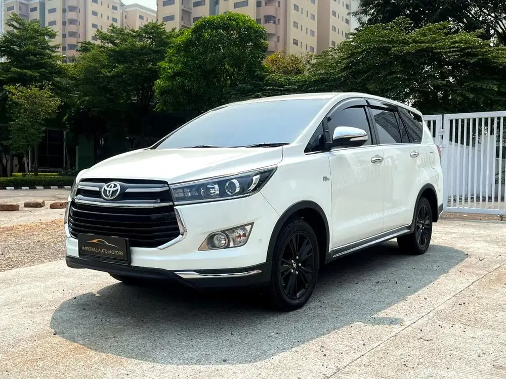 Toyota Innova Venturer 2.0 At Bensin Fortuner Srz