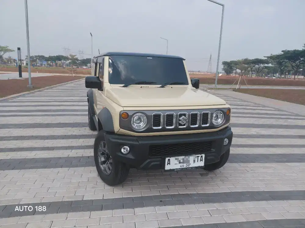 (ANTIK, KM LOW) SUZUKI JIMNY 4x4 ALL GRIP 5 DOORS AT TAHUN 2025