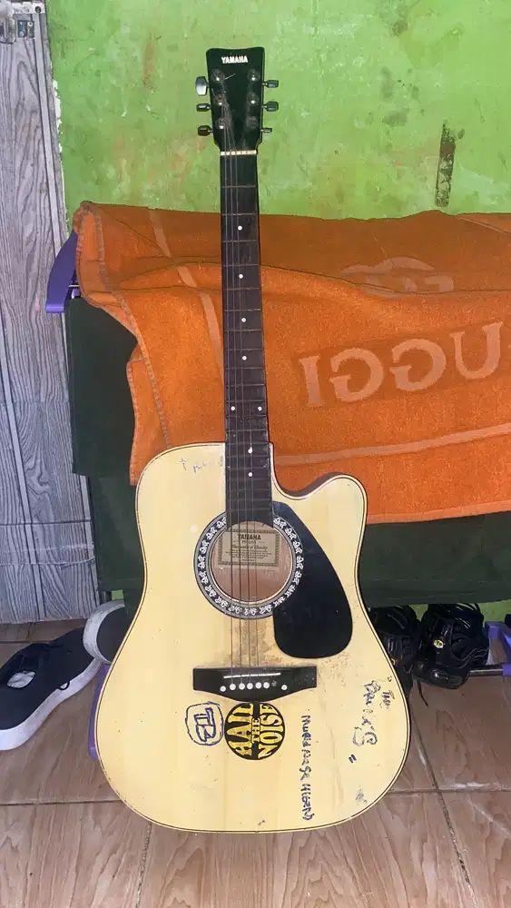 gitar yamaha FG-425