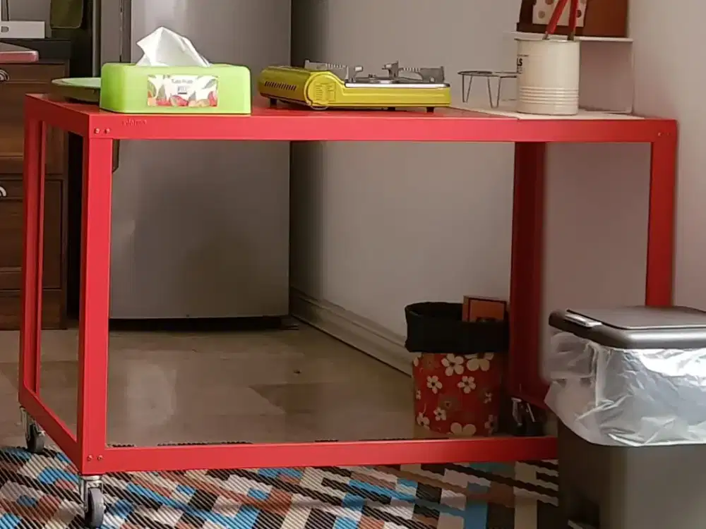 meja besi bisa dibongkar