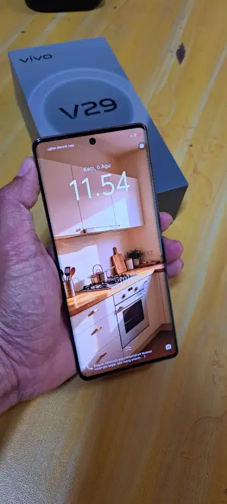 Vivo V29 5g ram 8/256g layar lengkung elegant