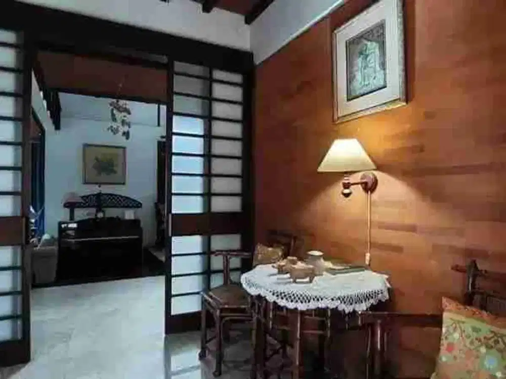 Rumah Lama sangat terawat Siap Hunni Dago Cisitu indah
