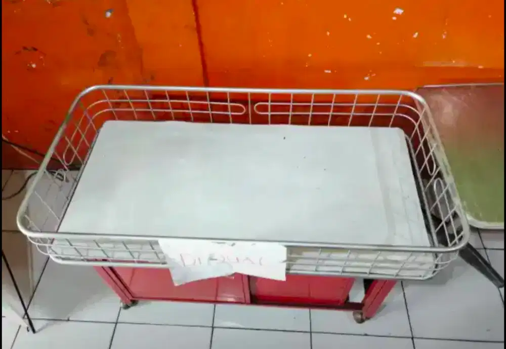 Rak penyimpanan barang