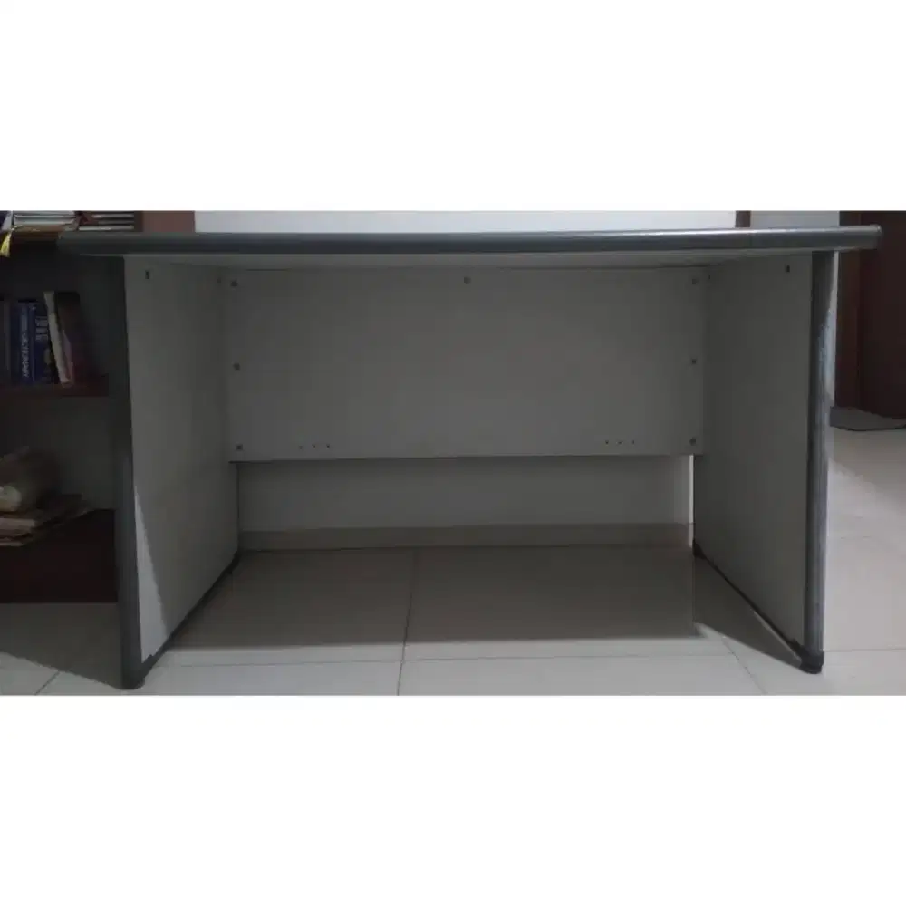 MEJA BONGKAR PASANG / KNOCKDOWN TABLE