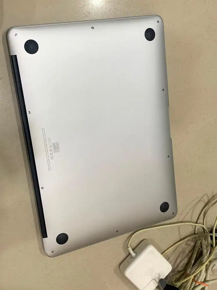 macbook air 2017 ram 8/256gb 13 inchi