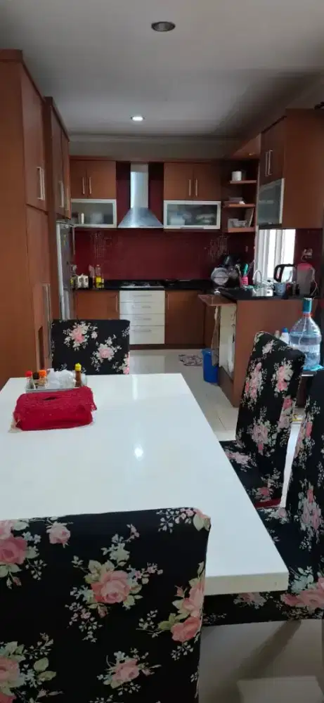 Disewakan rumah kondisi full Furnished siap masuk.