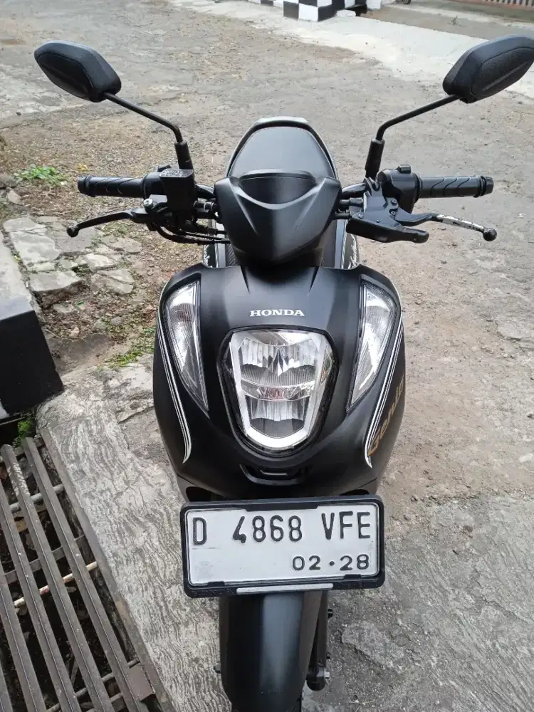 Honda Genio Iss mate black
